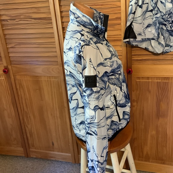 HOST PICK!🥰 HELLY Hansen wind jacket and shorts SPF40 sailing RIDING OUTDOORS S - Picture 7 of 16
